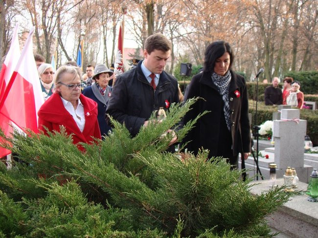 Ich nie uczyła o ojczyźnie szkoła (zdjęcia)
