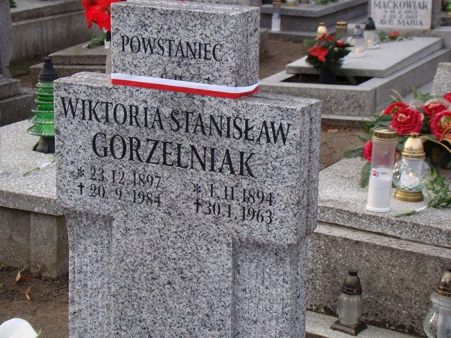 Ich nie uczyła o ojczyźnie szkoła (zdjęcia)