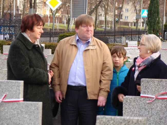 Ich nie uczyła o ojczyźnie szkoła (zdjęcia)