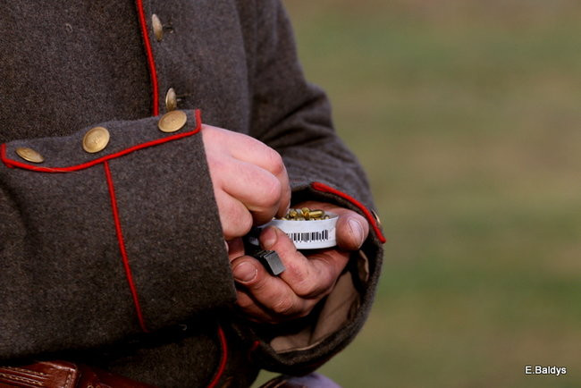 Powstańcy dopingowani przez setki widzów (zdjęcia)