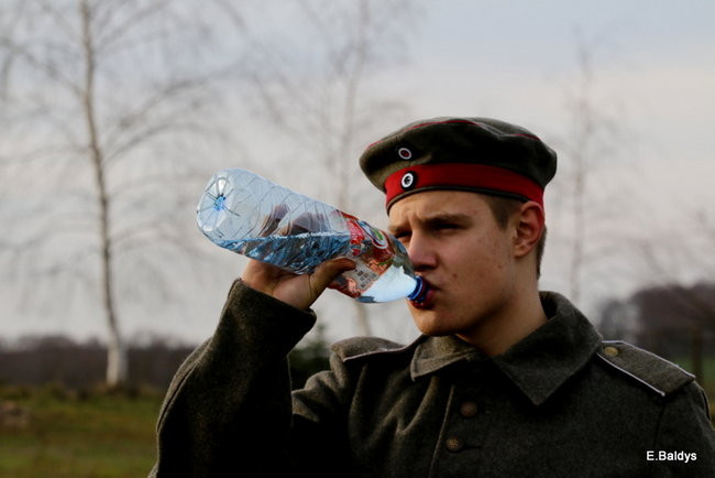 Powstańcy dopingowani przez setki widzów (zdjęcia)