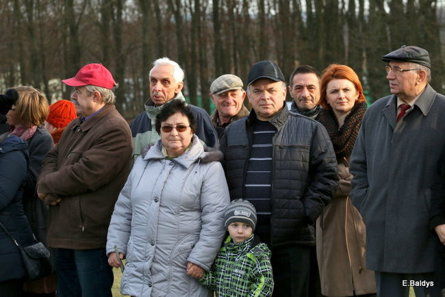 Powstańcy dopingowani przez setki widzów (zdjęcia)