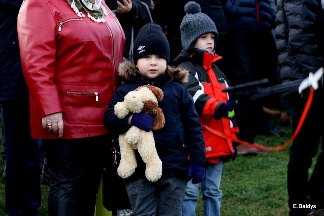 Powstańcy dopingowani przez setki widzów (zdjęcia)