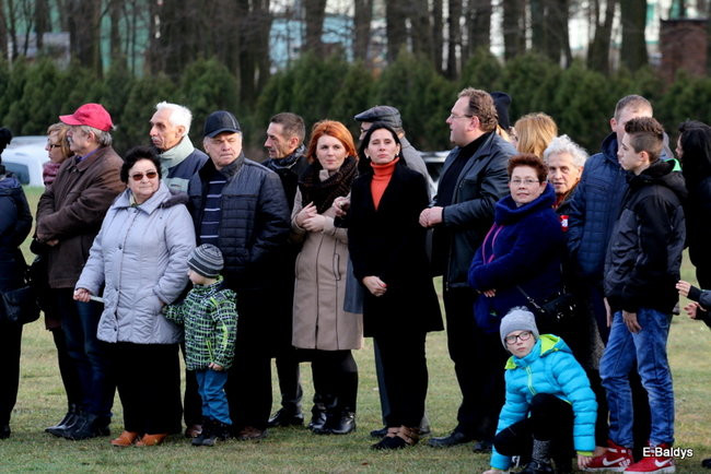 Powstańcy dopingowani przez setki widzów (zdjęcia)