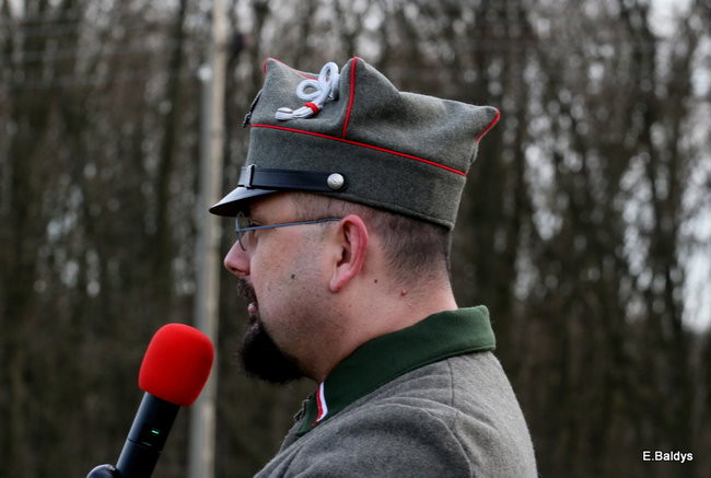 Powstańcy dopingowani przez setki widzów (zdjęcia)