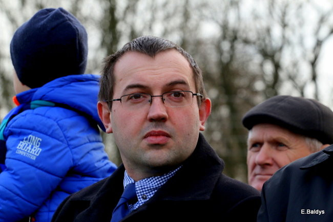 Powstańcy dopingowani przez setki widzów (zdjęcia)