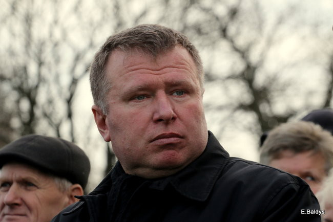 Powstańcy dopingowani przez setki widzów (zdjęcia)