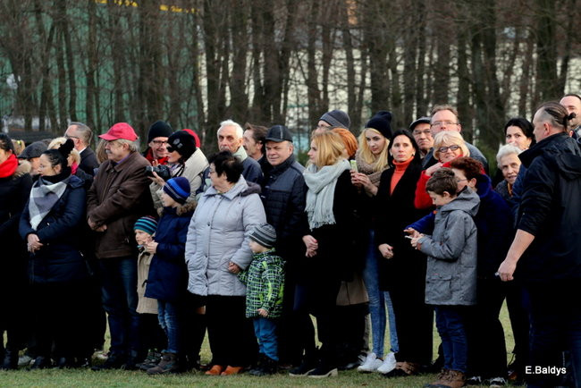 Powstańcy dopingowani przez setki widzów (zdjęcia)