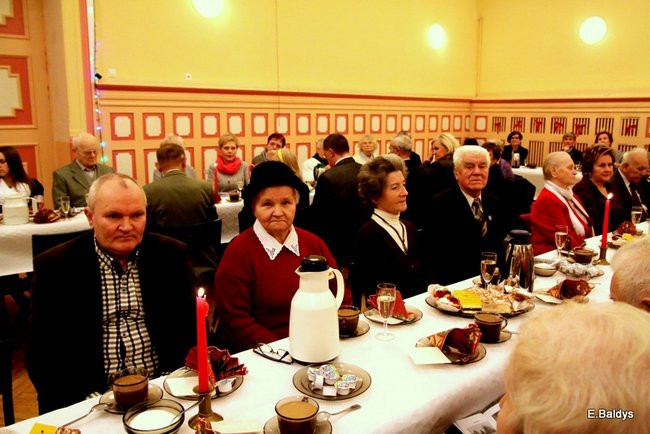 Sybiracy łamali się opłatkiem (zdjęcia)