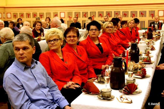 Sybiracy łamali się opłatkiem (zdjęcia)