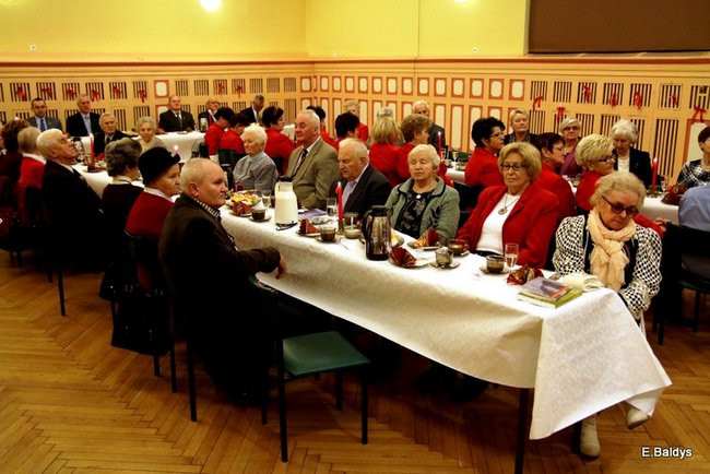 Sybiracy łamali się opłatkiem (zdjęcia)