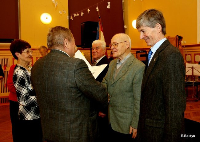 Sybiracy łamali się opłatkiem (zdjęcia)