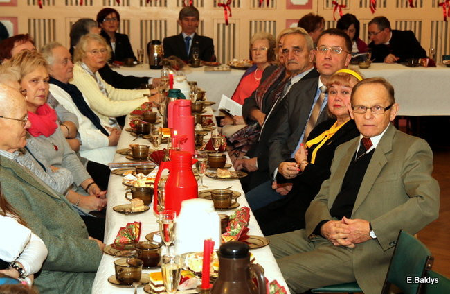 Sybiracy łamali się opłatkiem (zdjęcia)