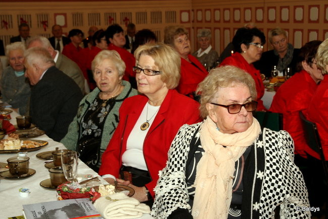 Sybiracy łamali się opłatkiem (zdjęcia)