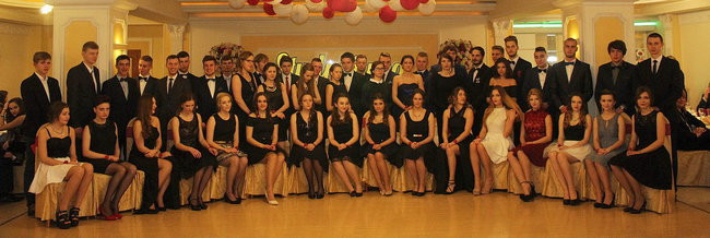 Studniówkowa zabawa w Rawiczu (zdjęcia)