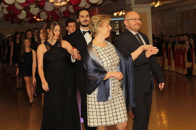 Studniówkowa zabawa w Rawiczu (zdjęcia)