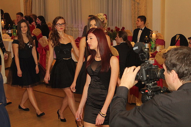 Studniówkowa zabawa w Rawiczu (zdjęcia)