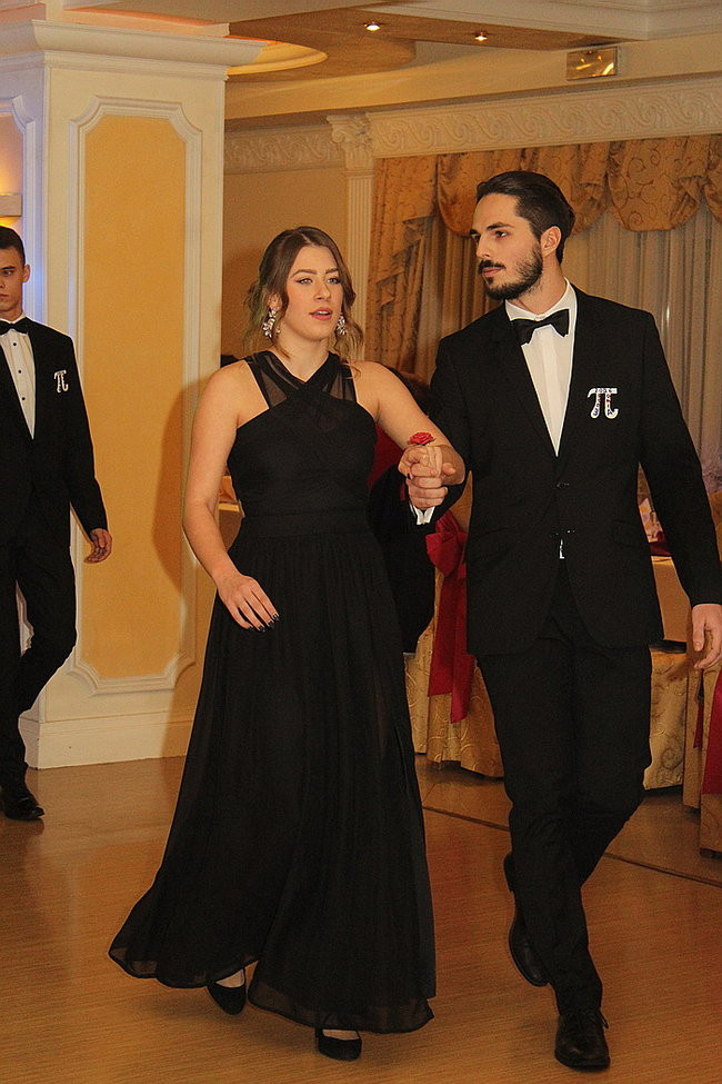 Studniówkowa zabawa w Rawiczu (zdjęcia)