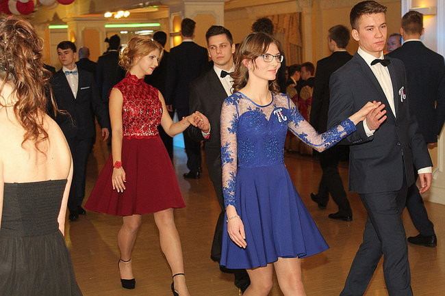 Studniówkowa zabawa w Rawiczu (zdjęcia)