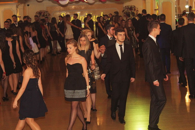 Studniówkowa zabawa w Rawiczu (zdjęcia)