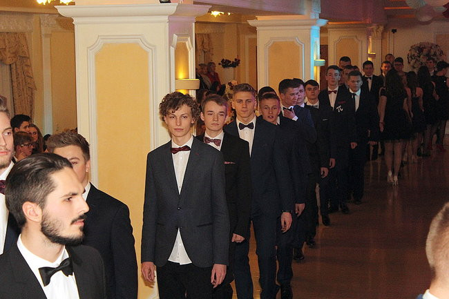 Studniówkowa zabawa w Rawiczu (zdjęcia)