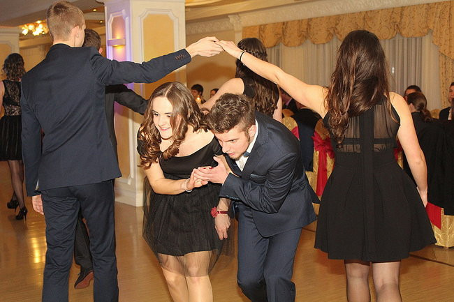 Studniówkowa zabawa w Rawiczu (zdjęcia)