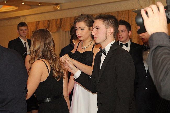 Studniówkowa zabawa w Rawiczu (zdjęcia)