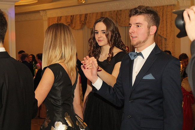 Studniówkowa zabawa w Rawiczu (zdjęcia)