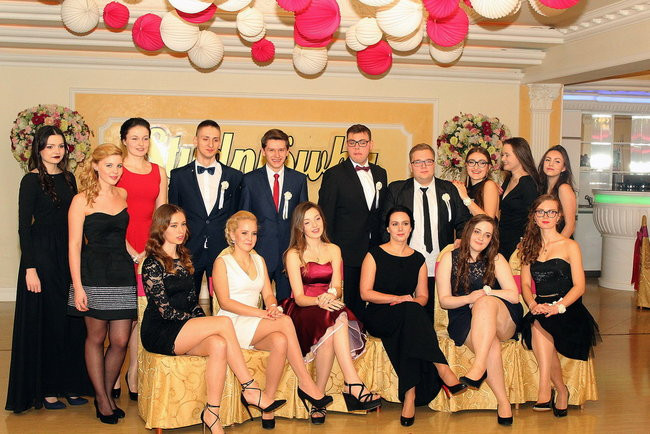 Studniówkowa zabawa w Rawiczu (zdjęcia)