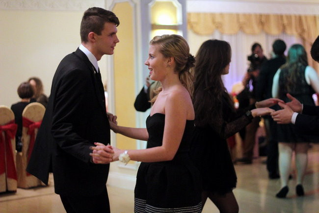 Studniówkowa zabawa w Rawiczu (zdjęcia)