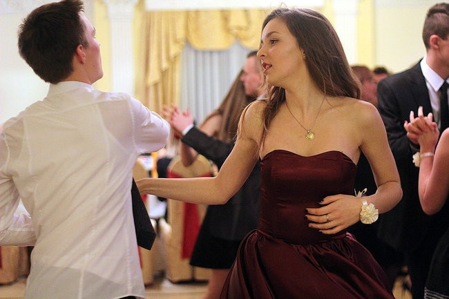 Studniówkowa zabawa w Rawiczu (zdjęcia)