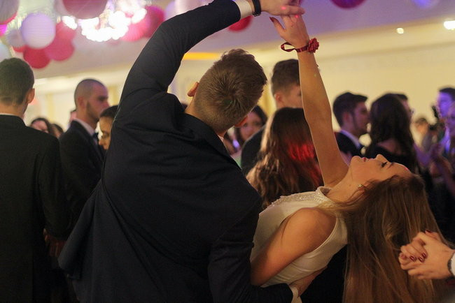 Studniówkowa zabawa w Rawiczu (zdjęcia)