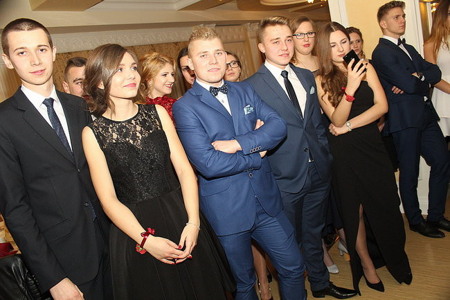 Studniówkowa zabawa w Rawiczu (zdjęcia)