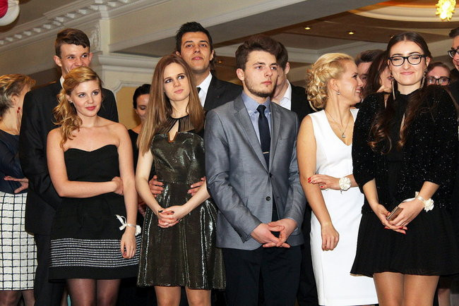 Studniówkowa zabawa w Rawiczu (zdjęcia)