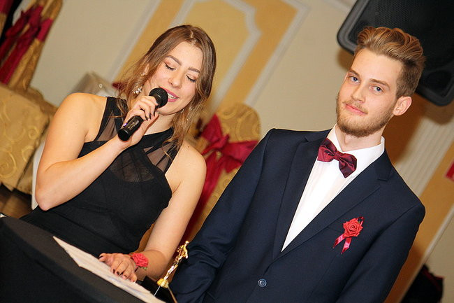 Studniówkowa zabawa w Rawiczu (zdjęcia)