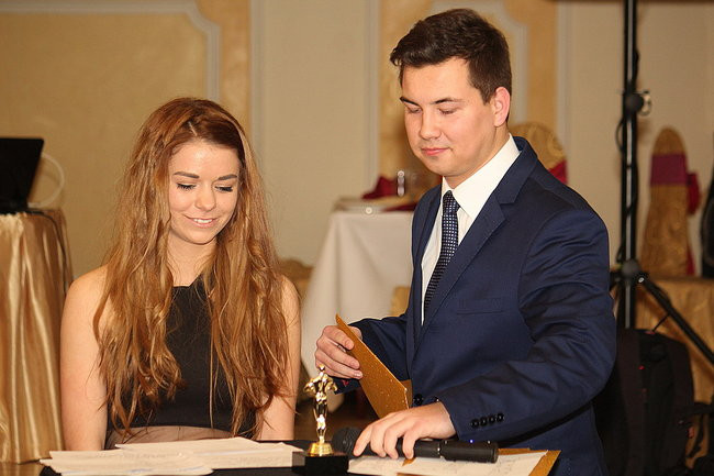 Studniówkowa zabawa w Rawiczu (zdjęcia)