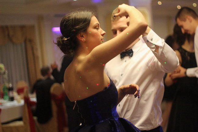 Studniówkowa zabawa w Rawiczu (zdjęcia)