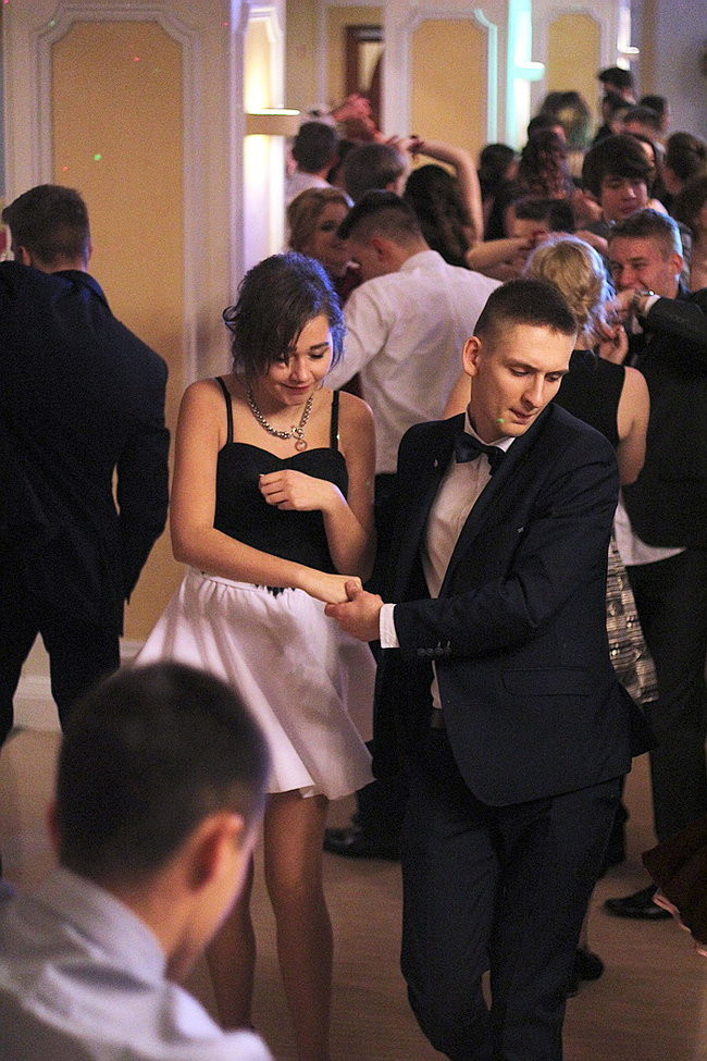 Studniówkowa zabawa w Rawiczu (zdjęcia)