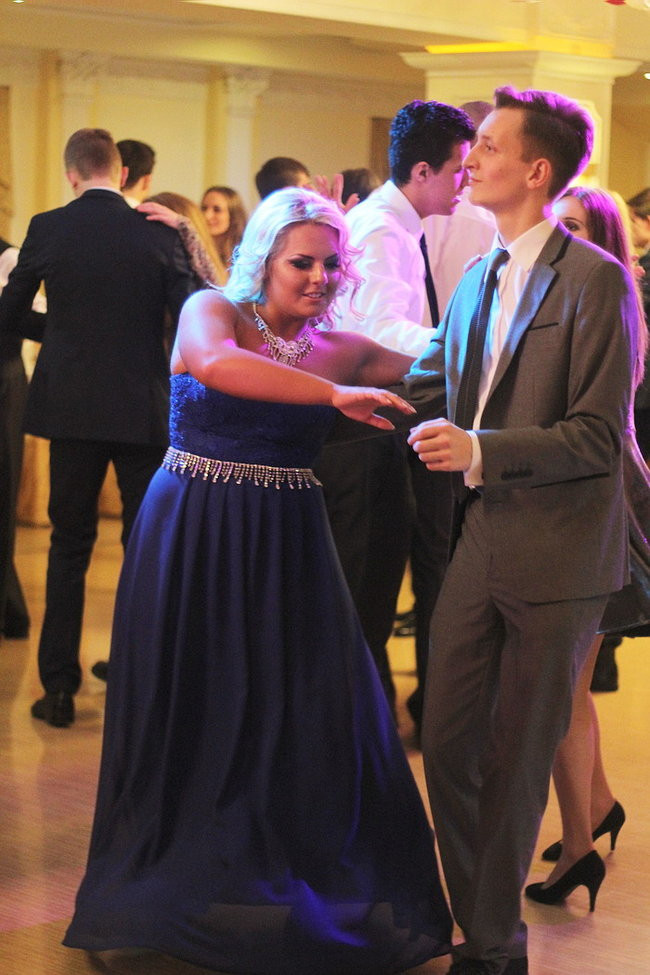 Studniówkowa zabawa w Rawiczu (zdjęcia)