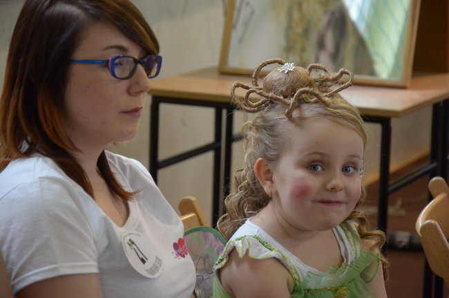 Zwyciężyła fryzura w kształcie łabędzia (zdjęcia)