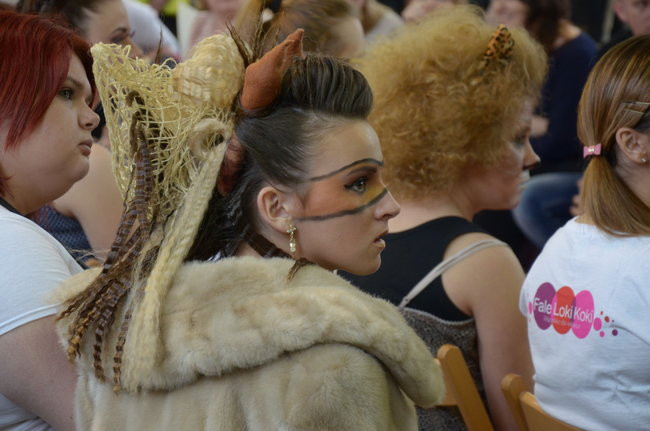 Zwyciężyła fryzura w kształcie łabędzia (zdjęcia)