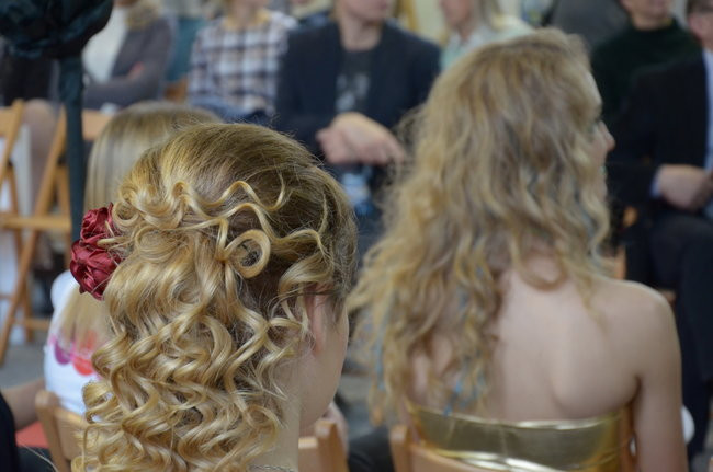 Zwyciężyła fryzura w kształcie łabędzia (zdjęcia)