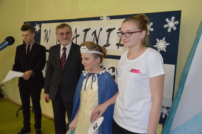 Zwyciężyła fryzura w kształcie łabędzia (zdjęcia)