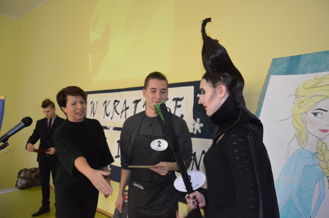 Zwyciężyła fryzura w kształcie łabędzia (zdjęcia)