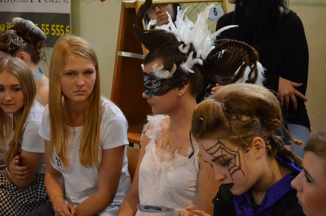 Zwyciężyła fryzura w kształcie łabędzia (zdjęcia)