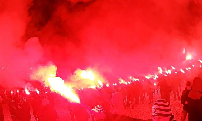 Kibice Unii Leszno na Jasnej Górze (zdjęcia)