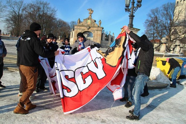 Kibice Unii Leszno na Jasnej Górze (zdjęcia)