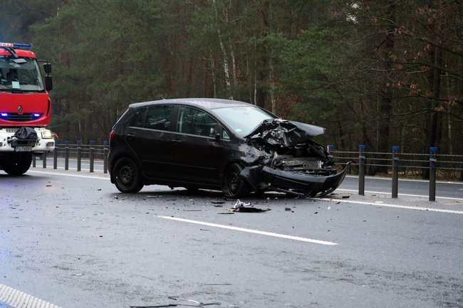 Volkswagen uderzył w zetora (wideo i zdjęcia)