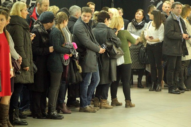 II LO w Lesznie: studniówka pod znakiem Jamesa Bonda (zdjęcia)