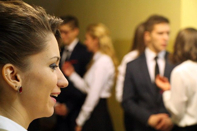 II LO w Lesznie: studniówka pod znakiem Jamesa Bonda (zdjęcia)